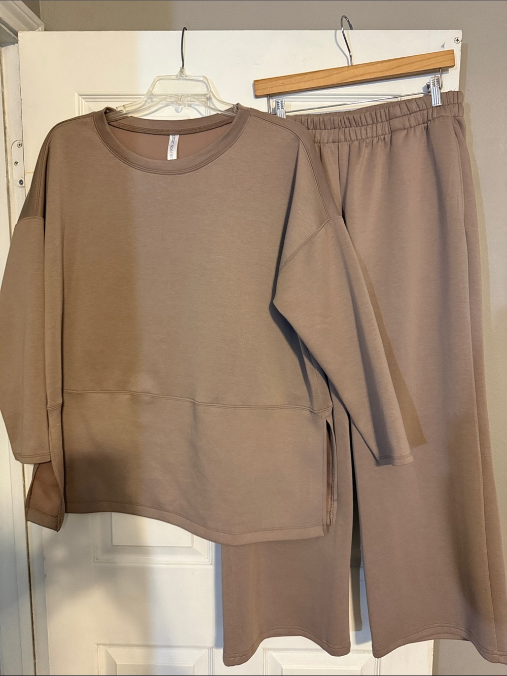 Women's Cozy Taupe Set - Soft Lounge Top & Elastic Waist Pants